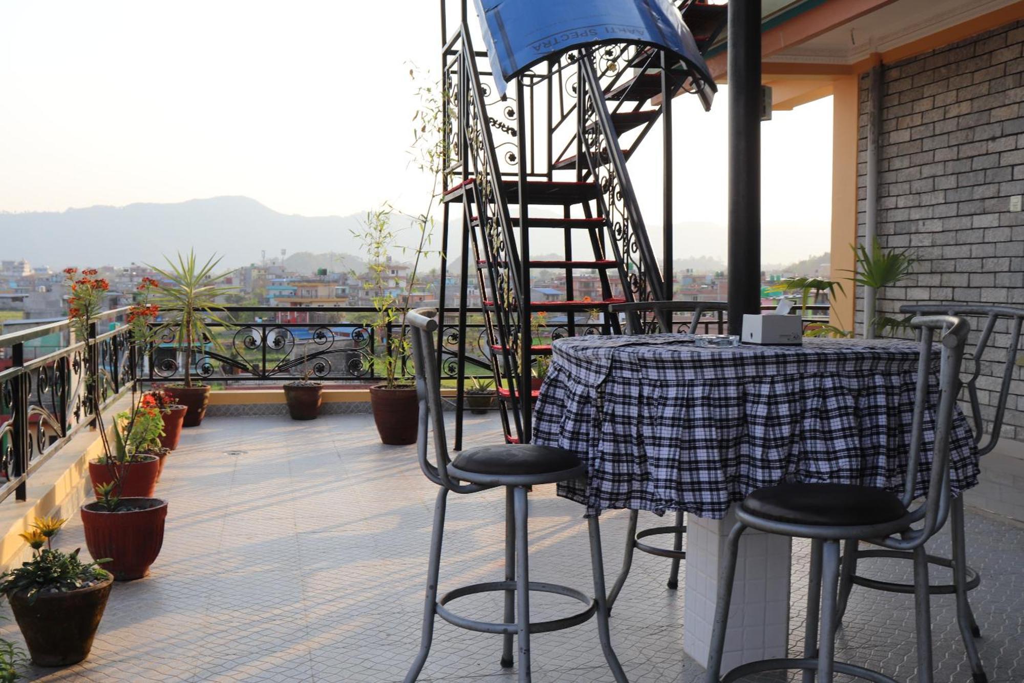 Hotel Young'S Stupa Ranipauwa Extérieur photo