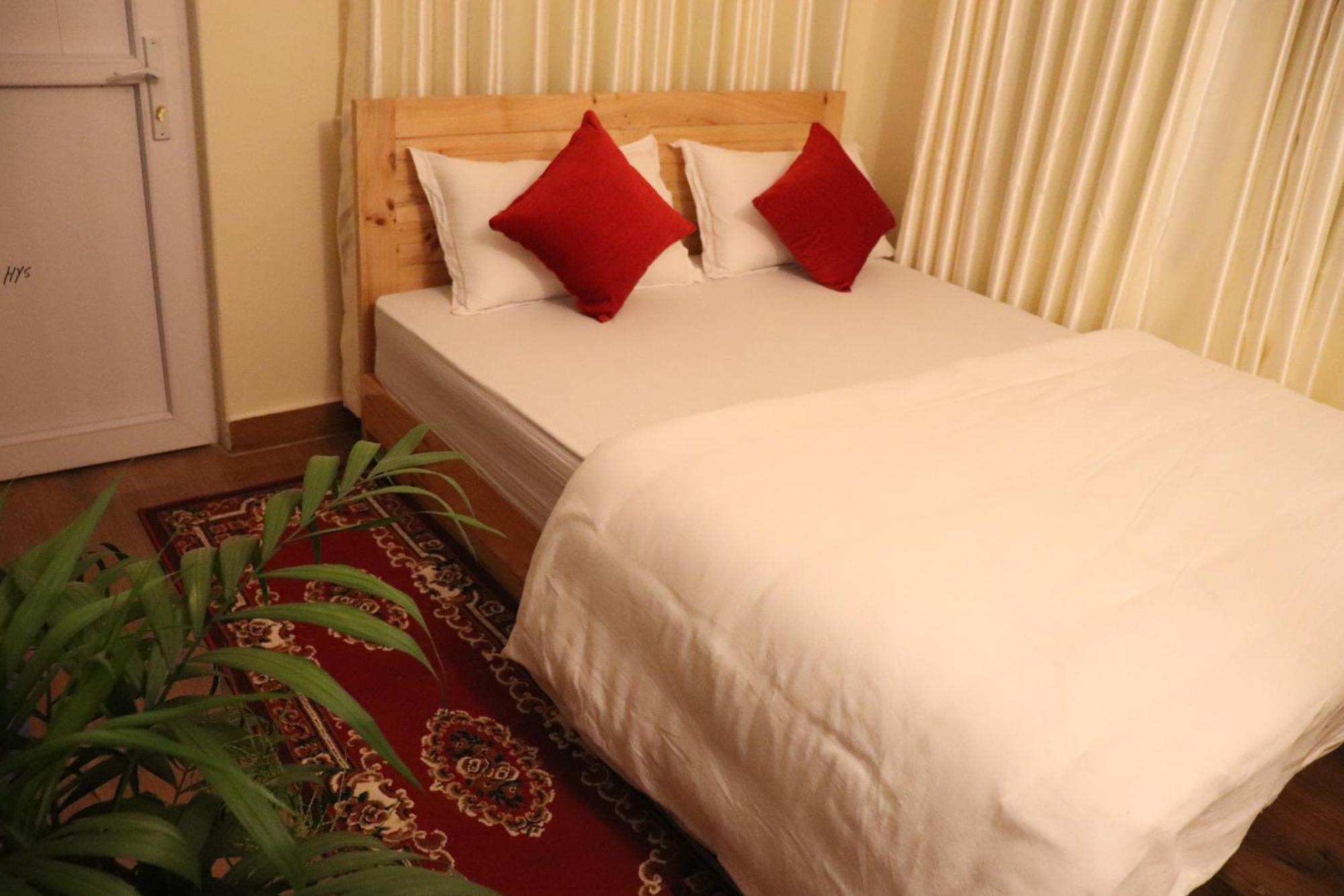 Hotel Young'S Stupa Ranipauwa Extérieur photo
